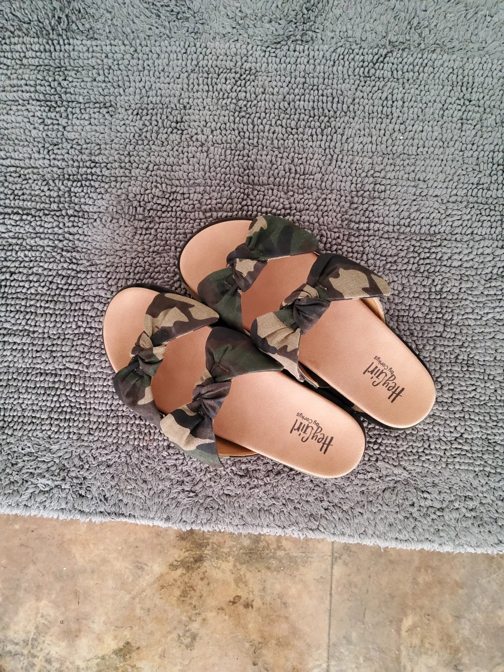 Womens Camo Bow Slide Sandals - Green Camo Size 9